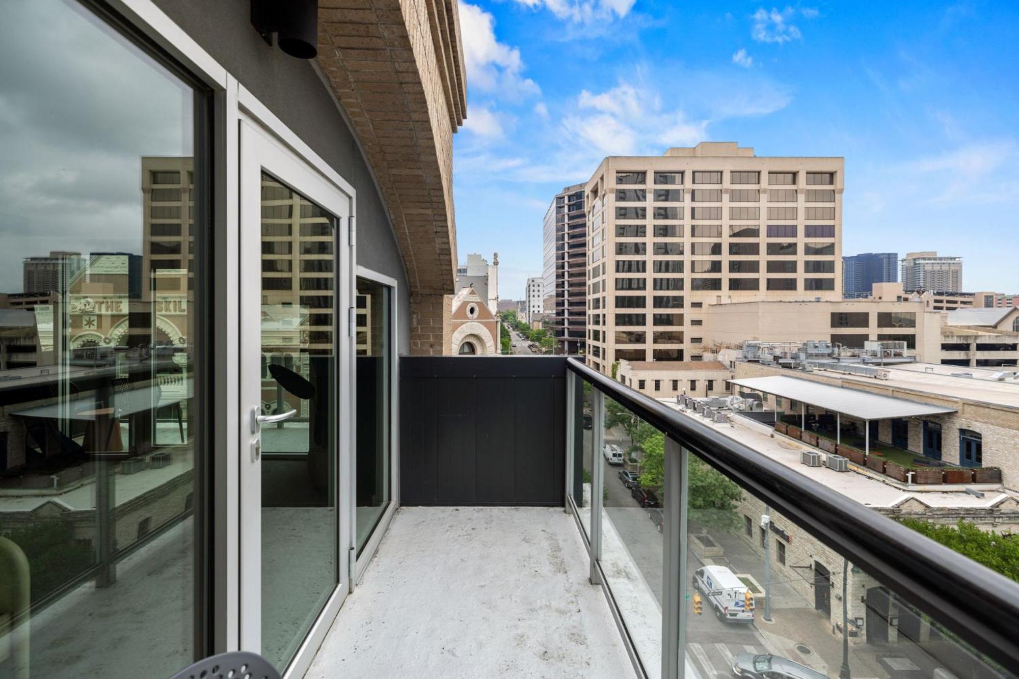 Littlefield Lofts, Hosted By Placemakr - 6Th St Austin Room photo