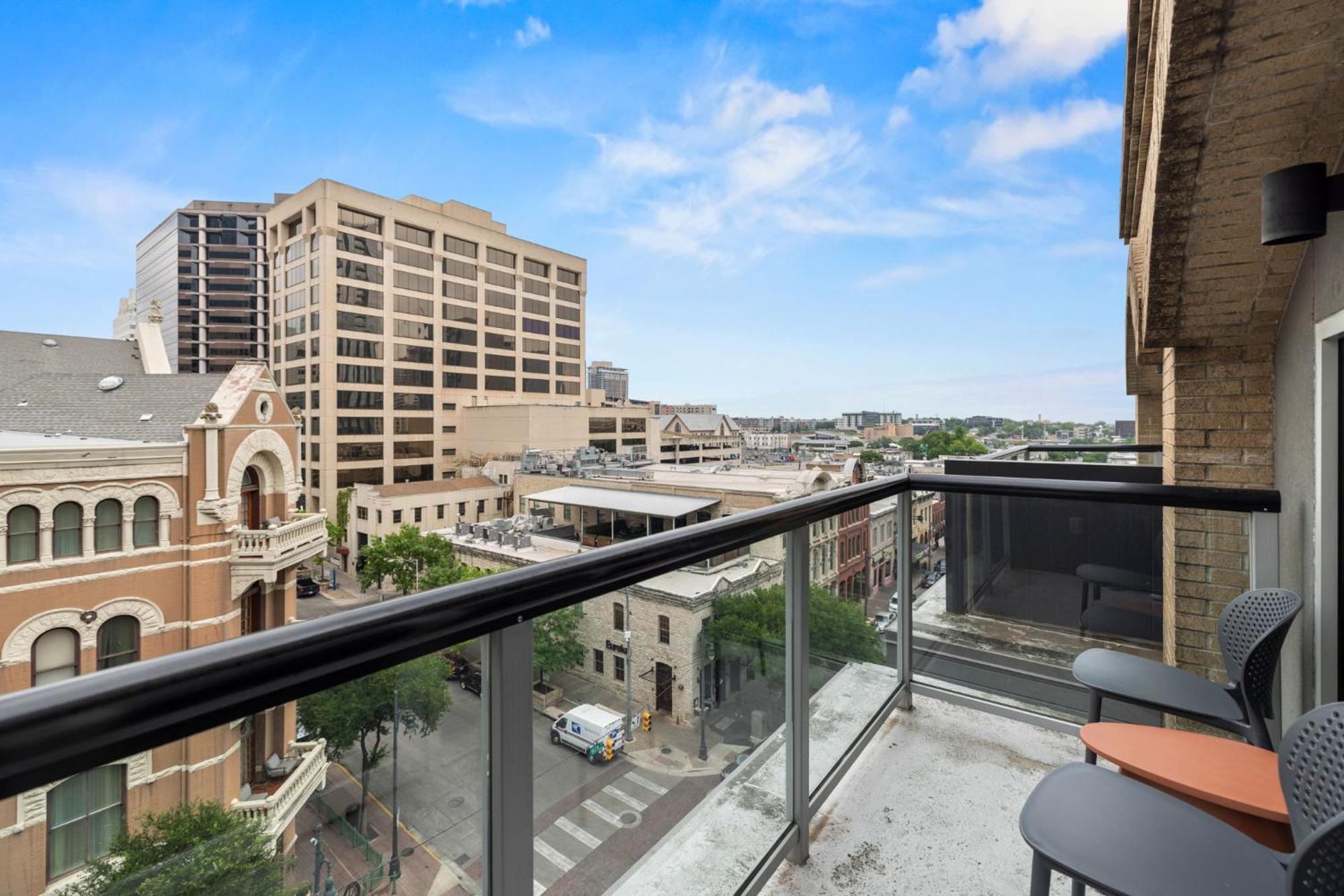 Littlefield Lofts, Hosted By Placemakr - 6Th St Austin Room photo